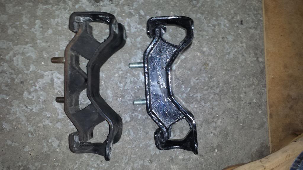 Group N: Stock transmission mount on the left. STi Group N transmission mount on the right.